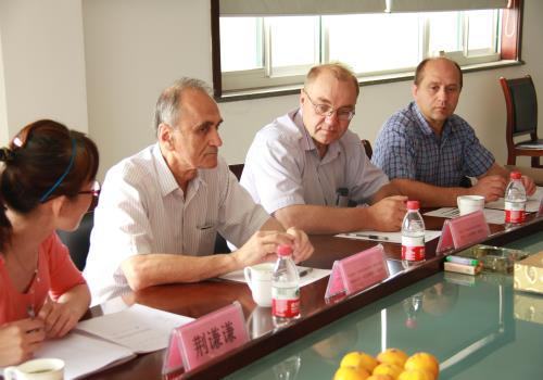 白俄专家受邀来华进行设备调试